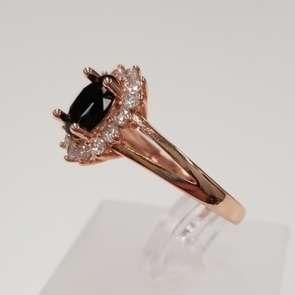 18k Rose Gold With Black Spinel Ring - Picture 5 of 8